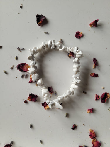 Howlite Chip Bracelet