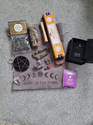 Sister of the moon Intuition bag