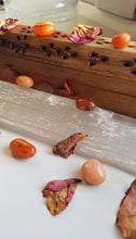 Load image into Gallery viewer, Carnelian Tumblestone