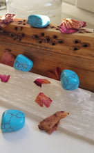 Load image into Gallery viewer, Turquoise Howlite Tumblestone