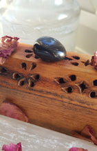 Load image into Gallery viewer, Black Obsidian Tumblestone