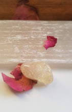 Load image into Gallery viewer, Crackle Quartz Tumblestone