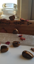 Load image into Gallery viewer, Large Tigers Eye Tumblestone