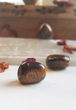 Load image into Gallery viewer, Large Tigers Eye Tumblestone