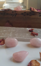 Load image into Gallery viewer, Rose Quartz Tumblestone