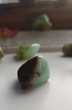 Load image into Gallery viewer, Chrysoprase Tumblestone