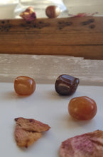 Load image into Gallery viewer, Fire Agate Tumblestone