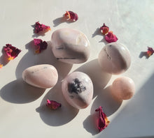 Load image into Gallery viewer, Mangano Calcite Tumblestones