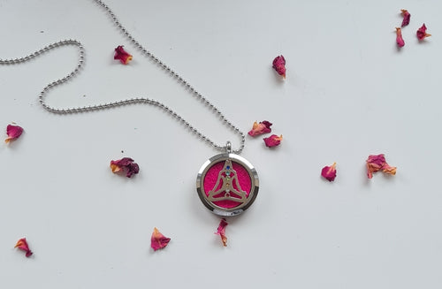 Essential oil necklace/car diffuser
