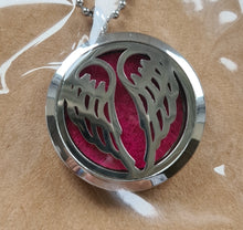 Load image into Gallery viewer, Essential oil necklace/car diffuser