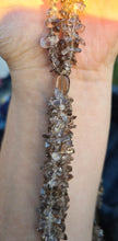 Load image into Gallery viewer, Crystal Chip Pull Necklace